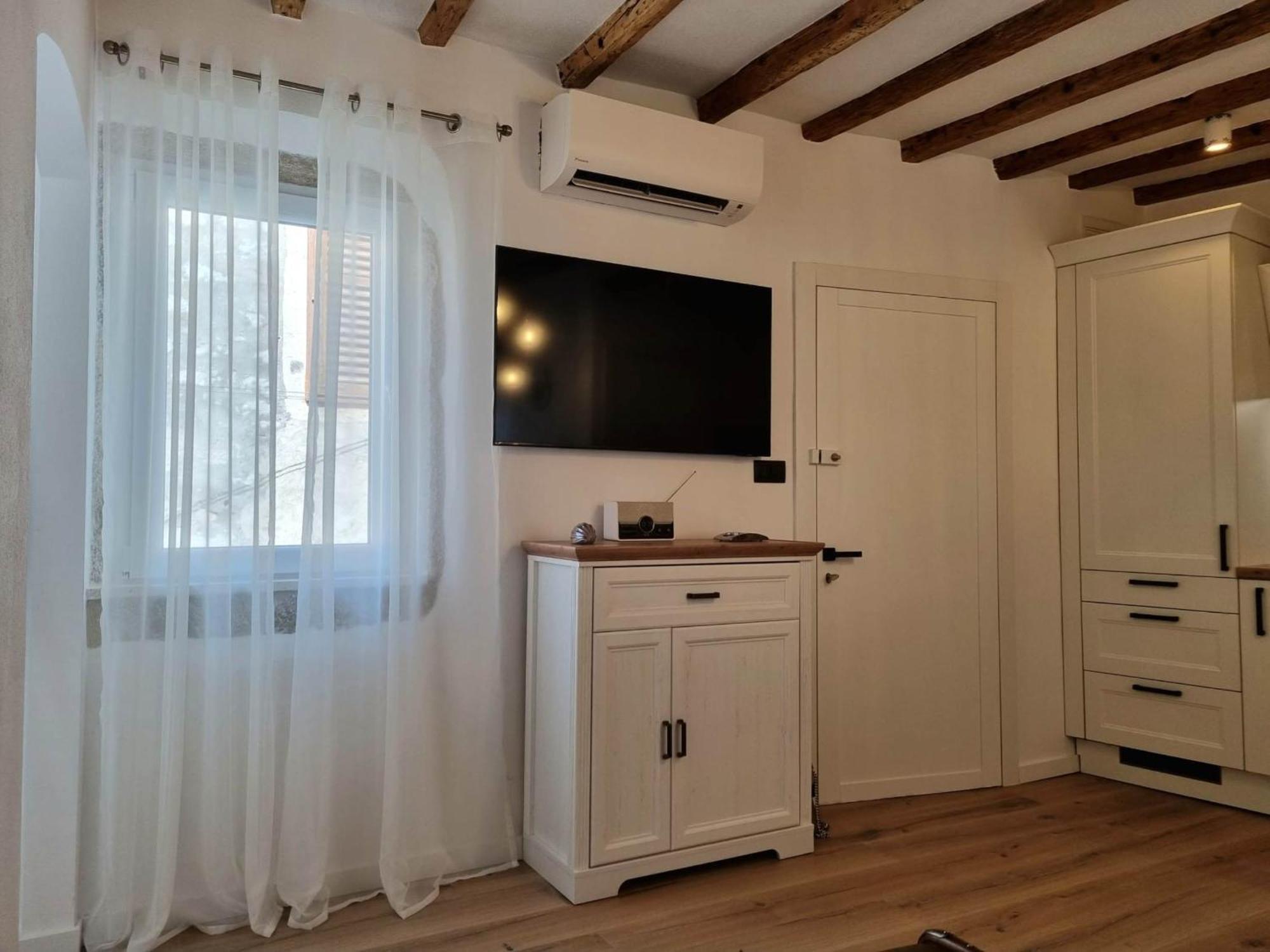 Crystal Luxe Apartment *